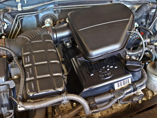 ハイラックスサーフ ＳＳＲ－Ｘ　４ＷＤ／リフトＵＰ／社外１７インチアルミホイール／ＢＦグッドリッチＡＴタイヤ／前後バンパーマットブラック塗装／ＴＯＹＯＴＡグリル／ＬＥＤフォグランプ／社外４連イカリングヘッドライト／シートカバー（39枚目）