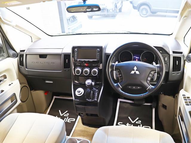 運転席廻りにも汚れやシミ等は無くとても綺麗な状態でお客様をお迎え致します。ご納車の前にも再度クリーニングを施工させて頂きます。