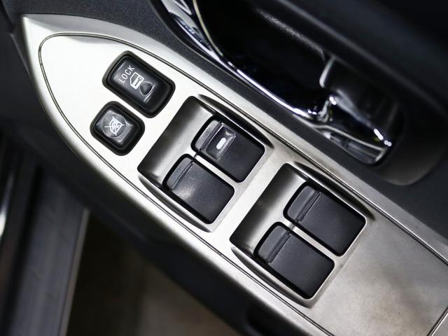 細かい部分まで徹底したルームクリーニングを施工させて頂いております。是非一度お客様ご自身の目でご覧になって下さい。