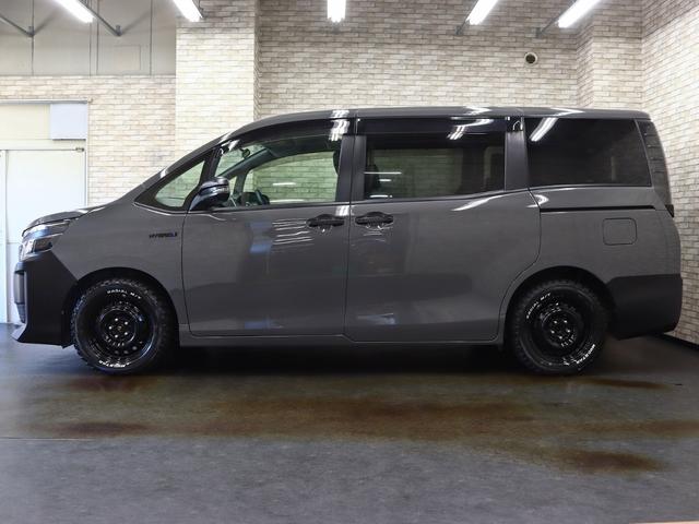 ヴォクシー ハイブリッドＸ　電動ＳＤ／ＴＯＹＯＴＡグリル／Ｇｚフードモール／ＮＥＷ１５インチスチールホイール／マッドスタータイヤ／純正ＳＤナビ／地デジＴＶ／Ｂｌｕｅｔｏｏｔｈ接続／ＤＶＤ再生／Ｂカメラ／スマートキー／記録簿付（11枚目）