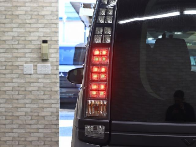 ヴォクシー ハイブリッドＸ　電動ＳＤ／ＴＯＹＯＴＡグリル／Ｇｚフードモール／ＮＥＷ１５インチスチールホイール／マッドスタータイヤ／純正ＳＤナビ／地デジＴＶ／Ｂｌｕｅｔｏｏｔｈ接続／ＤＶＤ再生／Ｂカメラ／スマートキー／記録簿付（17枚目）