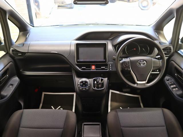ヴォクシー ハイブリッドＸ　電動ＳＤ／ＴＯＹＯＴＡグリル／Ｇｚフードモール／ＮＥＷ１５インチスチールホイール／マッドスタータイヤ／純正ＳＤナビ／地デジＴＶ／Ｂｌｕｅｔｏｏｔｈ接続／ＤＶＤ再生／Ｂカメラ／スマートキー／記録簿付（19枚目）