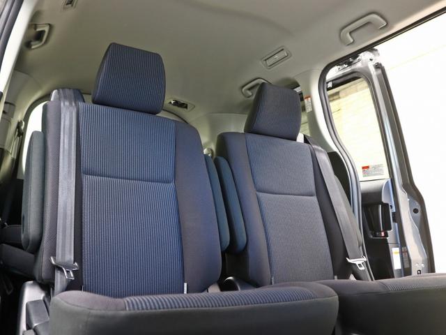 ヴォクシー ハイブリッドＸ　電動ＳＤ／ＴＯＹＯＴＡグリル／Ｇｚフードモール／ＮＥＷ１５インチスチールホイール／マッドスタータイヤ／純正ＳＤナビ／地デジＴＶ／Ｂｌｕｅｔｏｏｔｈ接続／ＤＶＤ再生／Ｂカメラ／スマートキー／記録簿付（35枚目）