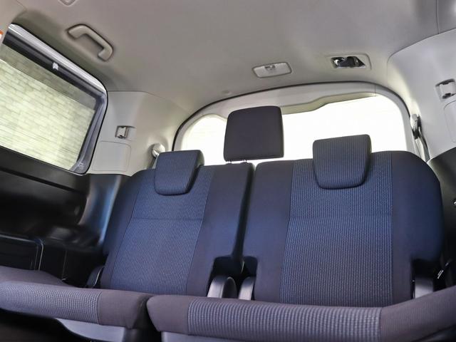 ヴォクシー ハイブリッドＸ　電動ＳＤ／ＴＯＹＯＴＡグリル／Ｇｚフードモール／ＮＥＷ１５インチスチールホイール／マッドスタータイヤ／純正ＳＤナビ／地デジＴＶ／Ｂｌｕｅｔｏｏｔｈ接続／ＤＶＤ再生／Ｂカメラ／スマートキー／記録簿付（38枚目）