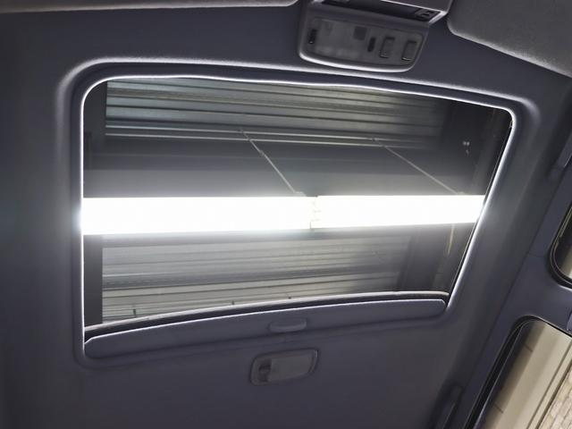 サンルーフは車内の雰囲気を明るく、開放的にしてくれる嬉しいアイテムですね！（＾＾）！