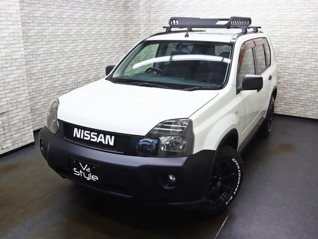 エクストレイル ２５Ｘ　４ＷＤ／ＮＩＳＳＡＮクラシックグリル／リフトＵＰ／新品１６インチＡＷ／ＴＯＹＯオープンカントリーＲＴ新品タイヤ／インナーブラックヘッドライト／カブロシート／社外ルーフキャリア／ＤＡＣ機能／キーレスキー（6枚目）