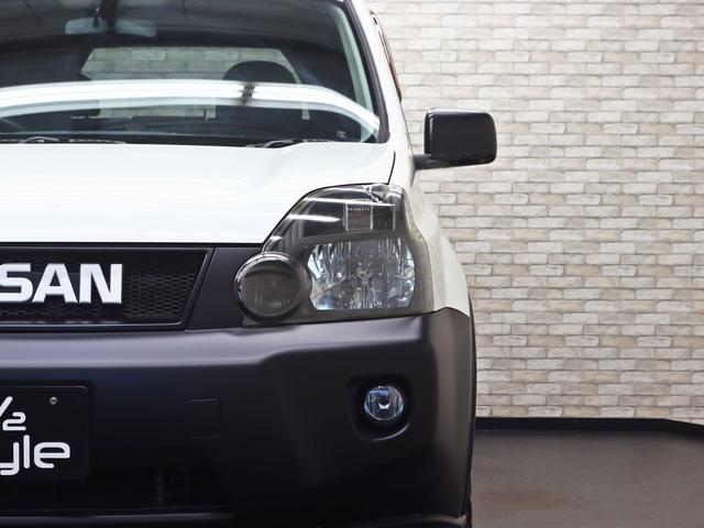 エクストレイル ２５Ｘ　４ＷＤ／ＮＩＳＳＡＮクラシックグリル／リフトＵＰ／新品１６インチＡＷ／ＴＯＹＯオープンカントリーＲＴ新品タイヤ／インナーブラックヘッドライト／カブロシート／社外ルーフキャリア／ＤＡＣ機能／キーレスキー（8枚目）