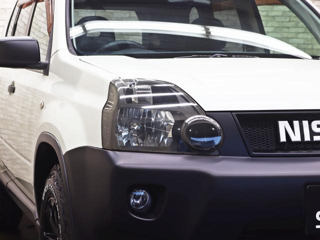 エクストレイル ２５Ｘ　４ＷＤ／ＮＩＳＳＡＮクラシックグリル／リフトＵＰ／新品１６インチＡＷ／ＴＯＹＯオープンカントリーＲＴ新品タイヤ／インナーブラックヘッドライト／カブロシート／社外ルーフキャリア／ＤＡＣ機能／キーレスキー（9枚目）