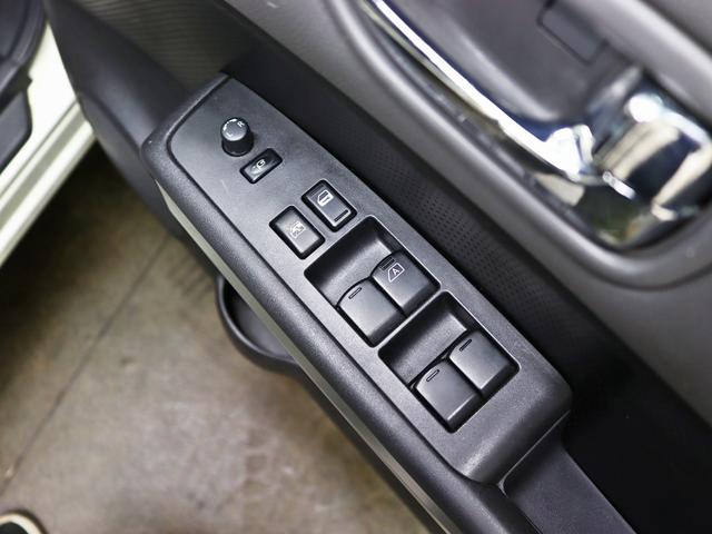 エクストレイル ２５Ｘ　４ＷＤ／ＮＩＳＳＡＮクラシックグリル／リフトＵＰ／新品１６インチＡＷ／ＴＯＹＯオープンカントリーＲＴ新品タイヤ／インナーブラックヘッドライト／カブロシート／社外ルーフキャリア／ＤＡＣ機能／キーレスキー（31枚目）