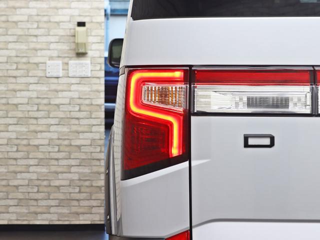 デリカＤ：５ Ｐ　４ＷＤ／両側電動ＳＤ／ドラレコ／ｅ‐Ａｓｓｉｓｔ／１０インチナビ／ＩＰＦグリルマーカー／ＢＵＳＴＥＲＳ２０８０／ＧＯＱＢＵＴＯ／ＪＡＯＳオーバーフェンダー／ＮＥＷ１６インチＡＷ／ＢＦＧタイヤ／記録簿付（20枚目）