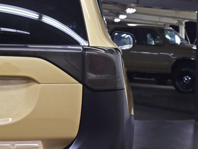 アウトランダー 24Gナビパッケージ 新品16インチアルミホイール/新品TOYOオープンカントリーR/Tタイヤ/ヘッドライトインナーブラック加工/新品ルーフラック/新品前後バンパーガード/マットブラックグリル/テールレンズブラックアウト(19枚目)