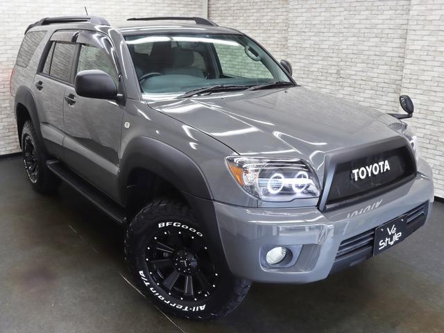 ハイラックスサーフ ＳＳＲ－Ｘリミテッド　４ＷＤ／ＴＯＹＯＴＡクラシックグリル／リフトアップ／新品社外１７インチアルミホイール／ＢＦグッドリッチＡＴ新品タイヤ／４連イカリングヘッドライト／カロッツェリアサイバーナビ／ルーフレール／キーレス（2枚目）