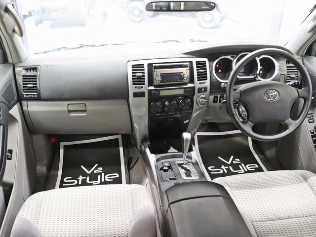 ハイラックスサーフ ＳＳＲ－Ｘリミテッド　４ＷＤ／ＴＯＹＯＴＡクラシックグリル／リフトアップ／新品社外１７インチアルミホイール／ＢＦグッドリッチＡＴ新品タイヤ／４連イカリングヘッドライト／カロッツェリアサイバーナビ／ルーフレール／キーレス（22枚目）