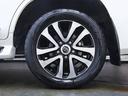 アルミホイールと車体のマッチングもセンスが問われる部分ですね。