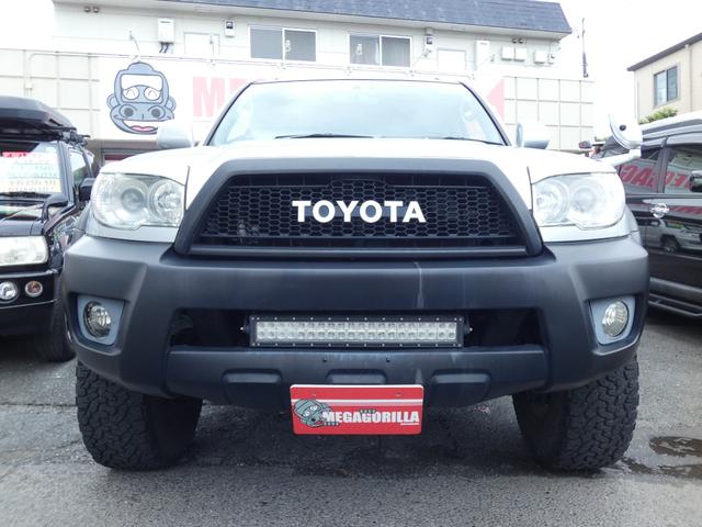 ハイラックスサーフ ＳＳＲ－Ｘリミテッド　４ＷＤ　リフトアップ＆１７ＡＷ　ＢＦグッドリッチタイヤ　サイドステップ　ヒッチメンバー　ＴＯＹＯＴＡグリル　ＬＥＤヘッド　マフラー　社外ナビ＆フルセグＴＶ　Ｂカメラ　ＥＴＣ　キーレス　革調シートカバー（4枚目）