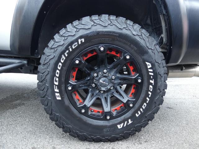 ハイラックスサーフ ＳＳＲ－Ｘリミテッド　４ＷＤ　リフトアップ＆１７ＡＷ　ＢＦグッドリッチタイヤ　サイドステップ　ヒッチメンバー　ＴＯＹＯＴＡグリル　ＬＥＤヘッド　マフラー　社外ナビ＆フルセグＴＶ　Ｂカメラ　ＥＴＣ　キーレス　革調シートカバー（18枚目）