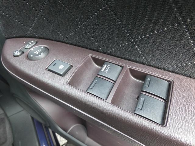 Ｎ－ＯＮＥ プレミアム　ツアラー・Ｌパッケージ　ターボ　パドルシフト　クルーズコントロール　ツートンカラー　スマートキー　純正ナビ＆フルセグＴＶ　バックカメラ（27枚目）