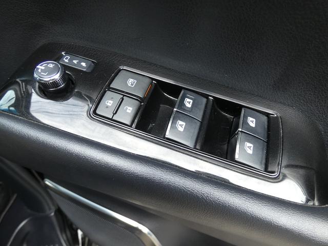 アルファード 2.5S Cパッケージ ワンオーナー 革シート 両側オートスライドドア 純正ナビ&フルセグTV バックカメラ フリップダウンモニター スマートキー LEDヘッドライト ドライブレコーダー(46枚目)