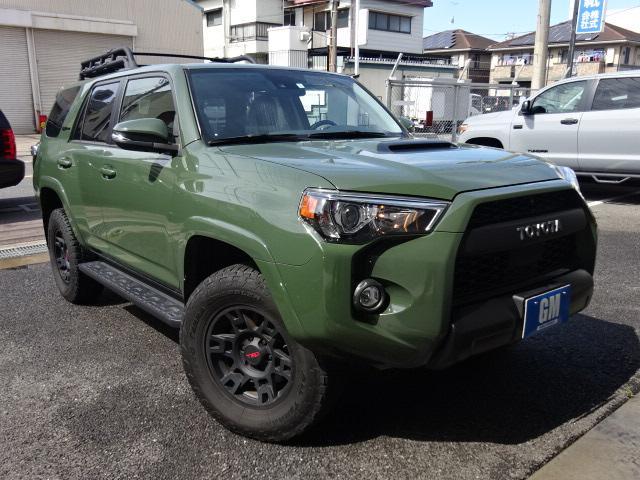 ４ランナー 　ＴＲＤＰＲＯ　新車並行　ワンオーナー　アーミーグリーン　ブラックレザーシートＴＲＤロゴ入り　トヨタセーフティセンス　サンルーフ　ＡｐｐｌｅＣａｒＰｌａｙ　ＥＴＣ　フロント　サイド　バックカメラ（12枚目）