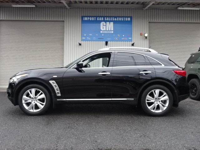 ＦＸ３５ 　新車並行　リミテッドエディション　オートチェックＣＡＲＦＡＸ付き　ＦＸ３５ＡＷＤ　ストラーダＳＤナビ　アラウンドビューモニターＢＯＳＥサウンド　パワーリアゲート　純正２０ＡＷ　ＥＴＣ　サンルーフ（6枚目）