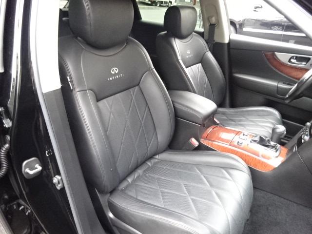 ＦＸ３５ 　新車並行　リミテッドエディション　オートチェックＣＡＲＦＡＸ付き　ＦＸ３５ＡＷＤ　ストラーダＳＤナビ　アラウンドビューモニターＢＯＳＥサウンド　パワーリアゲート　純正２０ＡＷ　ＥＴＣ　サンルーフ（20枚目）