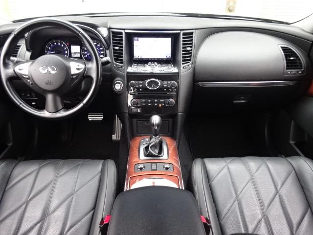 ＦＸ３５ 　新車並行　リミテッドエディション　オートチェックＣＡＲＦＡＸ付き　ＦＸ３５ＡＷＤ　ストラーダＳＤナビ　アラウンドビューモニターＢＯＳＥサウンド　パワーリアゲート　純正２０ＡＷ　ＥＴＣ　サンルーフ（26枚目）