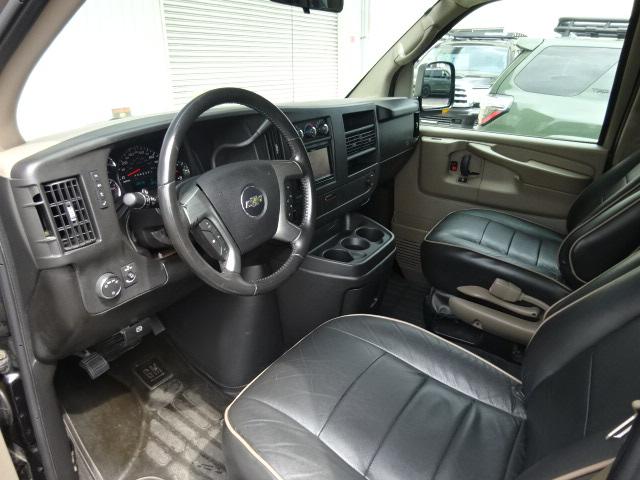 シボレーエクスプレス 　２００８年後期型モデル　パッセンジャーＡＷＤ　オートチェックＣＡＲＦＡＸあり　実走行　ＳＤナビ　Ｂカメラ　分割リクライニング＆フラットシート　ＸＤ２０インチ　スライドドア　ＥＴＣ　記録簿付き（15枚目）