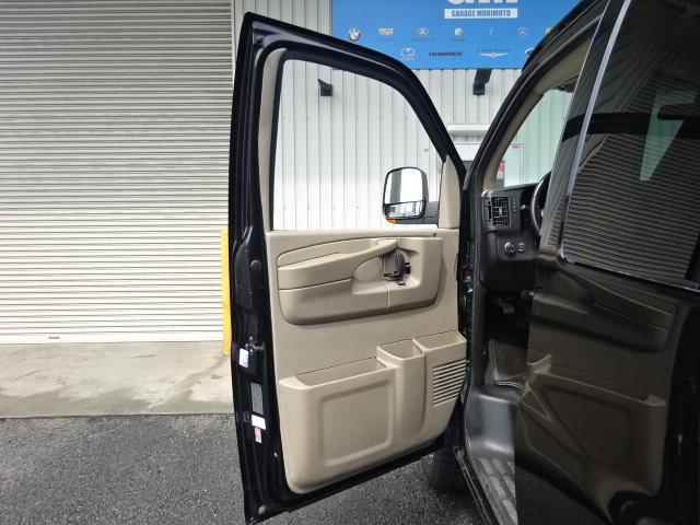 シボレーエクスプレス 　２００８年後期型モデル　パッセンジャーＡＷＤ　オートチェックＣＡＲＦＡＸあり　実走行　ＳＤナビ　Ｂカメラ　分割リクライニング＆フラットシート　ＸＤ２０インチ　スライドドア　ＥＴＣ　記録簿付き（17枚目）