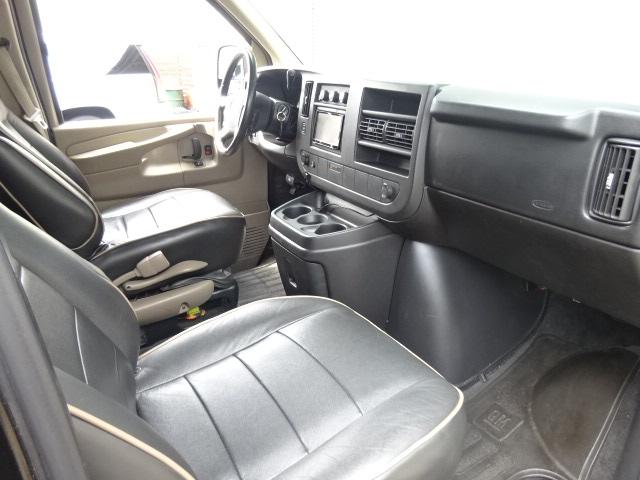シボレーエクスプレス 　２００８年後期型モデル　パッセンジャーＡＷＤ　オートチェックＣＡＲＦＡＸあり　実走行　ＳＤナビ　Ｂカメラ　分割リクライニング＆フラットシート　ＸＤ２０インチ　スライドドア　ＥＴＣ　記録簿付き（18枚目）