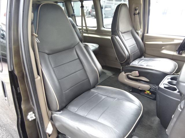 シボレーエクスプレス 　２００８年後期型モデル　パッセンジャーＡＷＤ　オートチェックＣＡＲＦＡＸあり　実走行　ＳＤナビ　Ｂカメラ　分割リクライニング＆フラットシート　ＸＤ２０インチ　スライドドア　ＥＴＣ　記録簿付き（19枚目）
