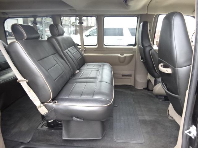 シボレーエクスプレス 　２００８年後期型モデル　パッセンジャーＡＷＤ　オートチェックＣＡＲＦＡＸあり　実走行　ＳＤナビ　Ｂカメラ　分割リクライニング＆フラットシート　ＸＤ２０インチ　スライドドア　ＥＴＣ　記録簿付き（21枚目）