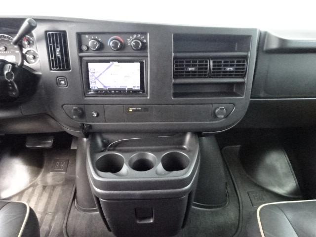 シボレーエクスプレス 　２００８年後期型モデル　パッセンジャーＡＷＤ　オートチェックＣＡＲＦＡＸあり　実走行　ＳＤナビ　Ｂカメラ　分割リクライニング＆フラットシート　ＸＤ２０インチ　スライドドア　ＥＴＣ　記録簿付き（25枚目）