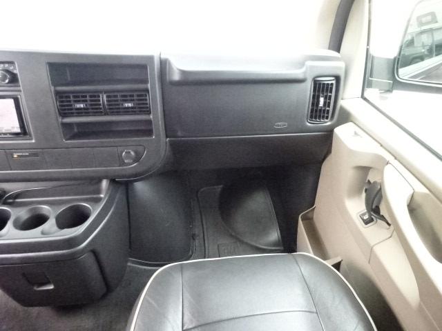 シボレーエクスプレス 　２００８年後期型モデル　パッセンジャーＡＷＤ　オートチェックＣＡＲＦＡＸあり　実走行　ＳＤナビ　Ｂカメラ　分割リクライニング＆フラットシート　ＸＤ２０インチ　スライドドア　ＥＴＣ　記録簿付き（26枚目）