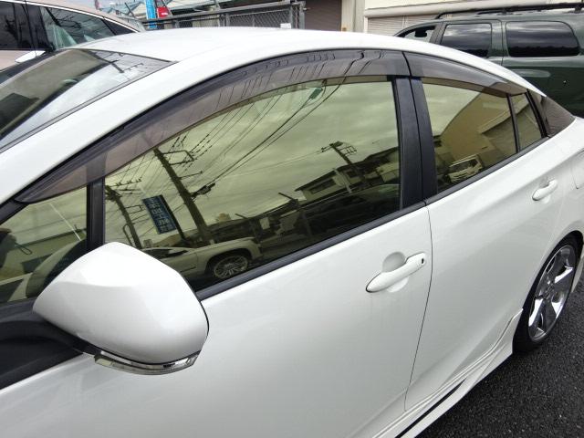 プリウス ベースグレード　新車並行　モデリスタフルエアロ　アルパイン９インチＳＤナビ　バックカメラ　ＥＴＣ　１８インチアルミ　ＴＩＮＥ車高調　ドライブレコーダー　社外ＵＳＢポート　ｉ－Ｓｈｉｆｔｅｒレバー（36枚目）