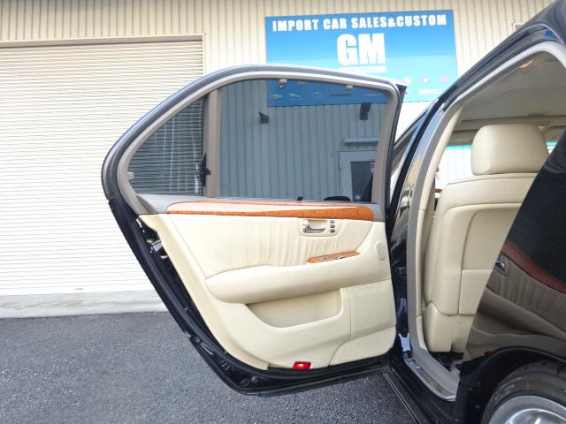 ＬＳ４３０ 　新車並行　エイムゲインエアロ　マフラーカールソン１／１６　２０インチ　パイオニアＳＤナビ　バックカメラ　車高調整ＫＩＴ　サンルーフ　ベージュレザーシート　スマートキー　ＨＩＤ（22枚目）