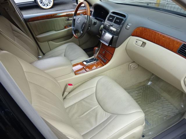 ＬＳ４３０ 　新車並行　エイムゲインエアロ　マフラーカールソン１／１６　２０インチ　パイオニアＳＤナビ　バックカメラ　車高調整ＫＩＴ　サンルーフ　ベージュレザーシート　スマートキー　ＨＩＤ（23枚目）