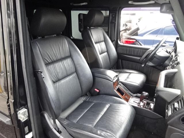 Ｇクラス Ｇ５００　ロング　左ハンドル　ディーラー車　サンルーフ　ブラックレザーシート　２０インチアルミホイール　ＳＤナビ　バックカメラ　８ナンバー　ディライト　ＨＩＤ　　レザーハンドル（23枚目）