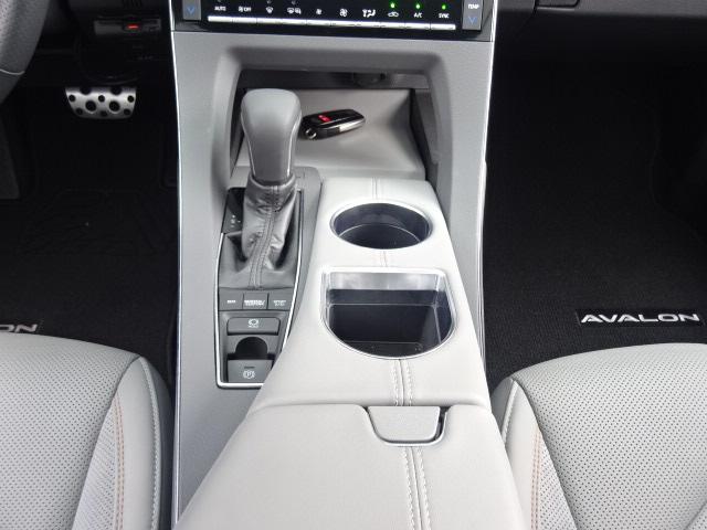 アバロン 　新車並行２０１９年モデルトヨタセーフティセンス　ＢＳＭアラウンドビューモニターアップルカープレイレーダークルーズコントロールシーケンシャルウィンカーヘッドアップディスプレイサンルーフ純正１９インチ（30枚目）