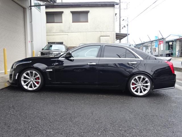 キャデラックＣＴＳ－Ｖ スペック－Ｂ　スペックＢ　正規ディーラー車　スーパーチャージャーカーボンファイバーエアロＰＫＧ　レカロ製パフォーマンスシート　サンルーフ　デジタルインナーミラー　アップルカープレイ　地デジ　ＥＴＣ（9枚目）