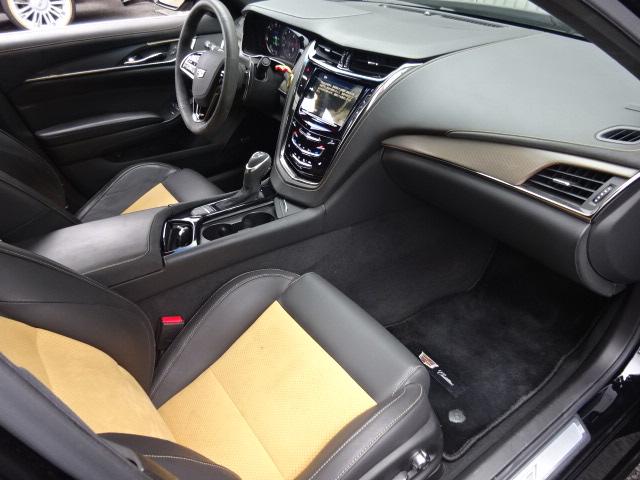 キャデラックＣＴＳ－Ｖ スペック－Ｂ　スペックＢ　正規ディーラー車　スーパーチャージャーカーボンファイバーエアロＰＫＧ　レカロ製パフォーマンスシート　サンルーフ　デジタルインナーミラー　アップルカープレイ　地デジ　ＥＴＣ（21枚目）
