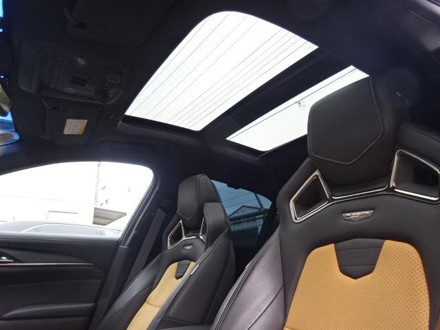 キャデラックＣＴＳ－Ｖ スペック－Ｂ　スペックＢ　正規ディーラー車　スーパーチャージャーカーボンファイバーエアロＰＫＧ　レカロ製パフォーマンスシート　サンルーフ　デジタルインナーミラー　アップルカープレイ　地デジ　ＥＴＣ（27枚目）