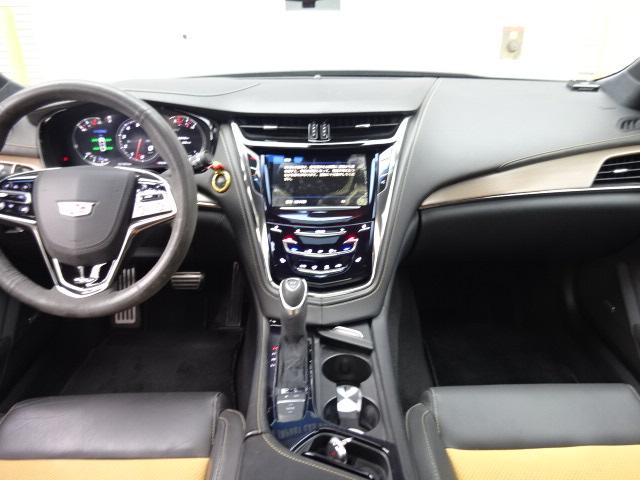 キャデラックＣＴＳ－Ｖ スペック－Ｂ　スペックＢ　正規ディーラー車　スーパーチャージャーカーボンファイバーエアロＰＫＧ　レカロ製パフォーマンスシート　サンルーフ　デジタルインナーミラー　アップルカープレイ　地デジ　ＥＴＣ（30枚目）