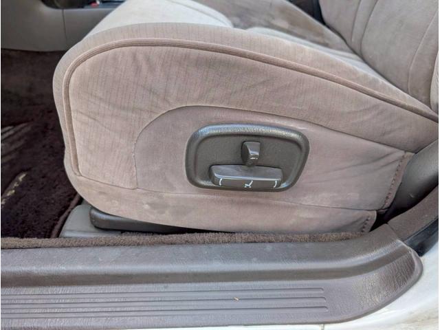 クレスタ スーパールーセントＧ　スーパールーセントＧ　７Ｍエンジン　パワーシート　クルコン　パワーウィンドウ　電格ミラー　オートエアコン　ＴＲＣ　ＥＣＴ－Ｓ　エアピュリファイアー（空気清浄機）オルタネーターリビルト交換済み（29枚目）