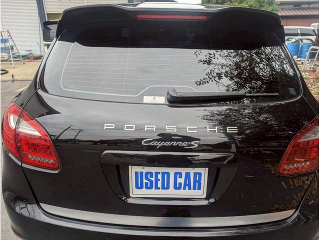 カイエン Ｓ　Ｖ８　４．８Ｌ　４ＷＤ　右ハンドル　電動レザーシート　ＥＴＣ　ナビ　キーレス　バックカメラ　クルコン　ディーラー車　電動リアゲート（3枚目）