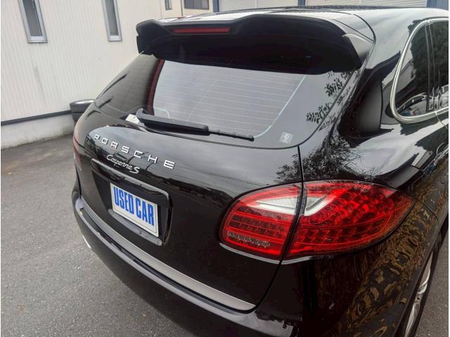 カイエン Ｓ　Ｖ８　４．８Ｌ　４ＷＤ　右ハンドル　電動レザーシート　ＥＴＣ　ナビ　キーレス　バックカメラ　クルコン　ディーラー車　電動リアゲート（9枚目）