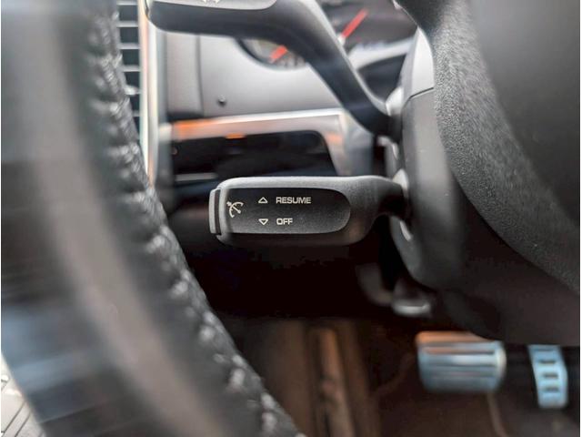 カイエン Ｓ　Ｖ８　４．８Ｌ　４ＷＤ　右ハンドル　電動レザーシート　ＥＴＣ　ナビ　キーレス　バックカメラ　クルコン　ディーラー車　電動リアゲート（19枚目）