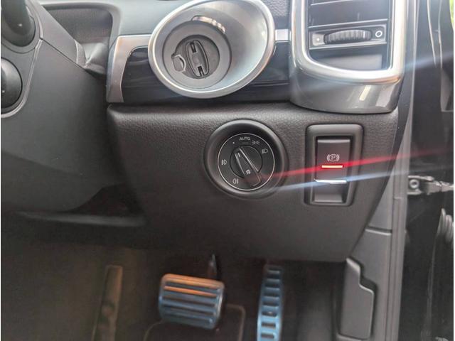 カイエン Ｓ　Ｖ８　４．８Ｌ　４ＷＤ　右ハンドル　電動レザーシート　ＥＴＣ　ナビ　キーレス　バックカメラ　クルコン　ディーラー車　電動リアゲート（27枚目）