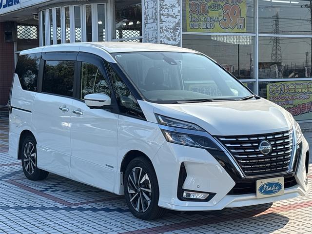 セレナ ハイウェイスターＶ　純正９インチナビゲーション　アラウンドビューモニター　ワンオーナー　　地デジフルセグＴＶ　ＥＴＣ　フリップダウンモニター　両側パワースライドドア　ＣＤ／ＤＶＤ再生　パーキングアシスト　プロパイロット（4枚目）