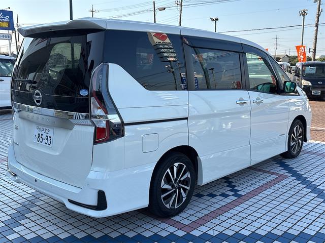 セレナ ハイウェイスターＶ　純正９インチナビゲーション　アラウンドビューモニター　ワンオーナー　　地デジフルセグＴＶ　ＥＴＣ　フリップダウンモニター　両側パワースライドドア　ＣＤ／ＤＶＤ再生　パーキングアシスト　プロパイロット（5枚目）