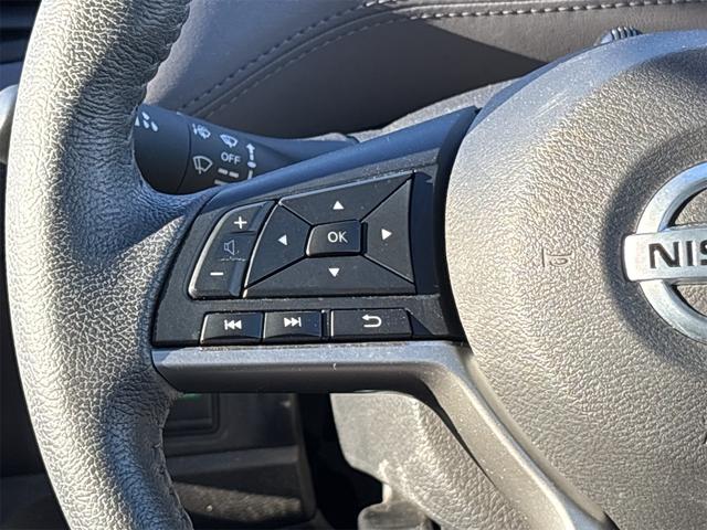 セレナ ハイウェイスターＶ　純正９インチナビゲーション　アラウンドビューモニター　ワンオーナー　　地デジフルセグＴＶ　ＥＴＣ　フリップダウンモニター　両側パワースライドドア　ＣＤ／ＤＶＤ再生　パーキングアシスト　プロパイロット（13枚目）